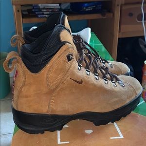Nike Boots For Sale